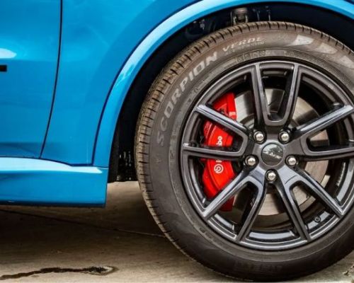 ¿Por qué usamos neumáticos llenos de aire en lugar de neumáticos macizos?